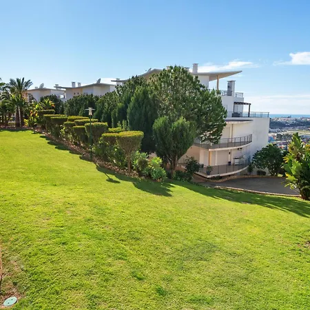 Homes Ocean View With Lovely Terrace, 2 Swimming Pools & Tennis Court アパート